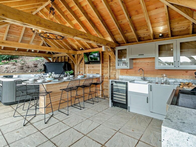 An Elegant Escape in Cornwall’s Countryside - Penzance, United Kingdom