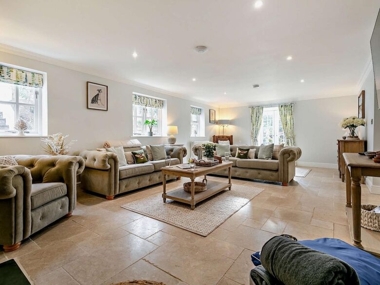 An Elegant Escape in Cornwall’s Countryside - Penzance, United Kingdom