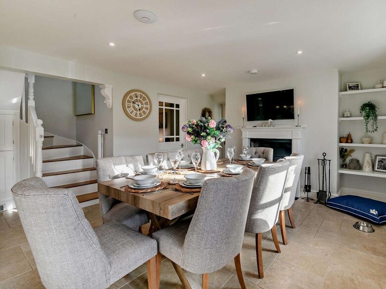 An Elegant Escape in Cornwall’s Countryside - Penzance, United Kingdom