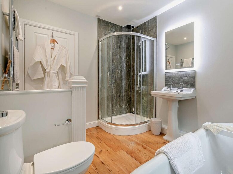 An Elegant Escape in Cornwall’s Countryside - Penzance, United Kingdom