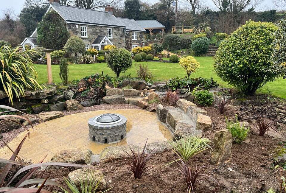 An Elegant Escape in Cornwall’s Countryside - Penzance, United Kingdom