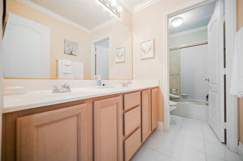 Waterfalls View Refined Six-Bedroom Retreat Minutes from the Strip - Las Vegas, Nevada