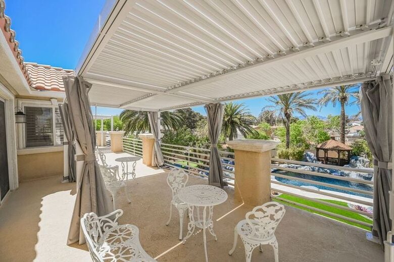 Waterfalls View Refined Six-Bedroom Retreat Minutes from the Strip - Las Vegas, Nevada