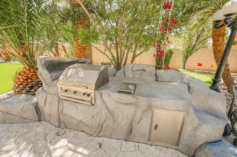 Waterfalls View Refined Six-Bedroom Retreat Minutes from the Strip - Las Vegas, Nevada