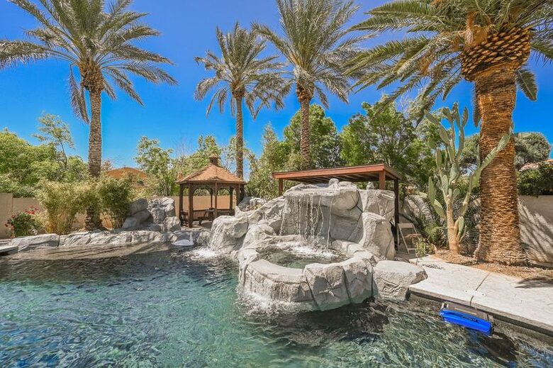 Waterfalls View Refined Six-Bedroom Retreat Minutes from the Strip - Las Vegas, Nevada