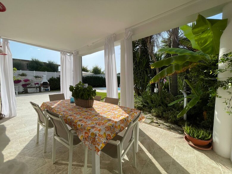 Graceful Family Villa Near the Amalfi Coast - Pontecagnano Faiano, Italy