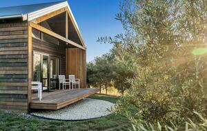 Hillside Retreat Among a Premier Tasmanian Olive Grove - Kellevie, Australia