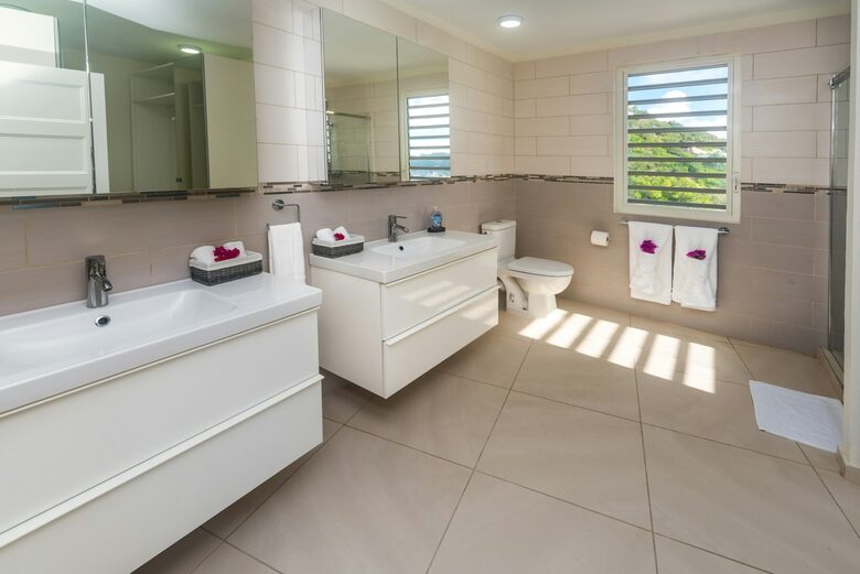 Quintess Collection - Little Bay - Little Bay, Sint Maarten (Dutch part)