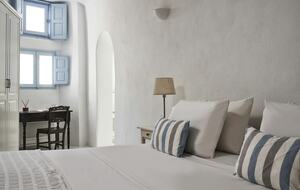 Quintess Collection - Villa Ivi - Santorini, Greece