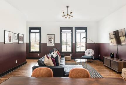 Quintess Collection - Painted Lady - Nashville, Tennessee