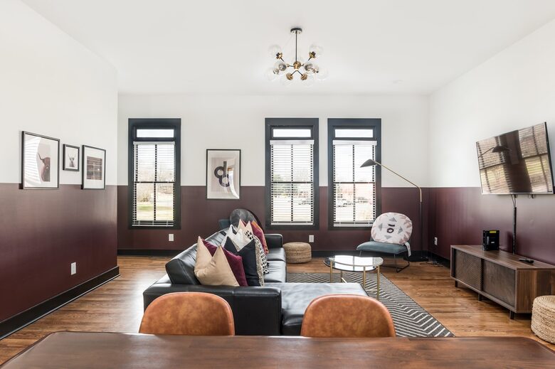 Quintess Collection - Painted Lady - Nashville, Tennessee