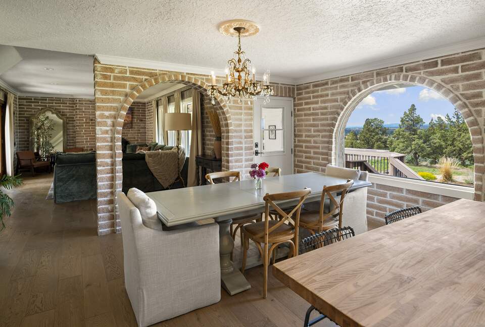 Luxury High Desert Escape with Panoramic Mountain Views - Madras, Oregon