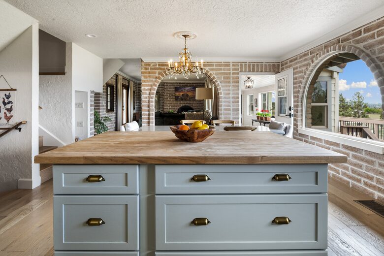 Luxury High Desert Escape with Panoramic Mountain Views - Madras, Oregon