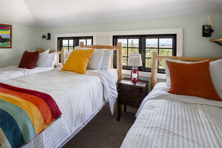 Luxury High Desert Escape with Panoramic Mountain Views - Madras, Oregon