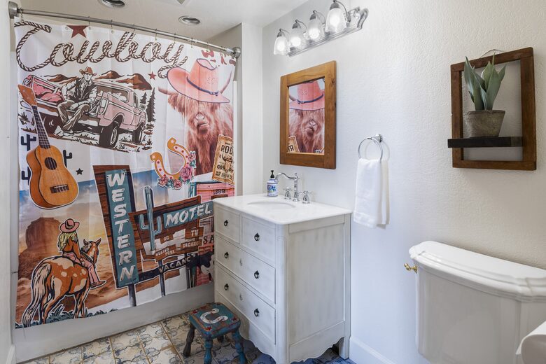 Luxury High Desert Escape with Panoramic Mountain Views - Madras, Oregon