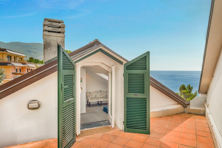 Refined Coastal Retreat with Panoramic Views - Moneglia, Italy