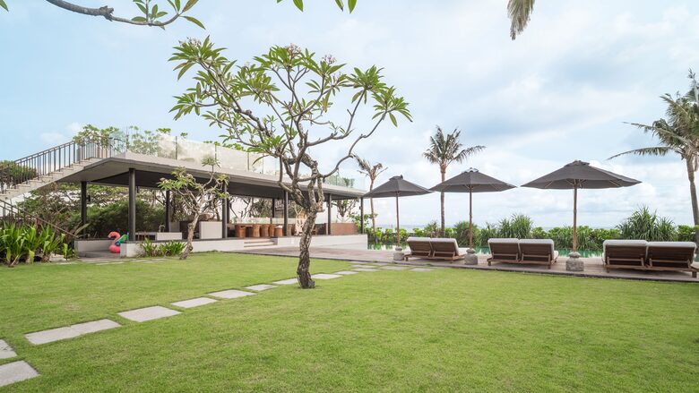 Modern Balinese Masterpiece by the Sea - Kabupaten Badung, Indonesia
