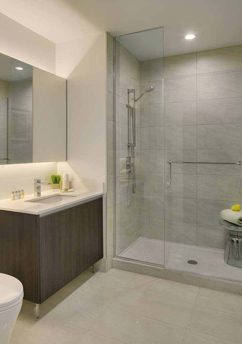 Quintess Collection - Wells - Chicago, Illinois