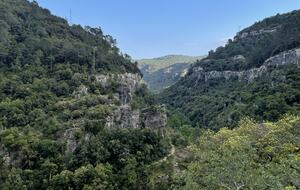 Refined Living with Riviera Views - Saint-Cézaire-sur-Siagne, France
