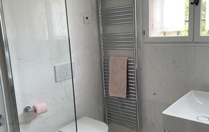 Refined Living with Riviera Views - Saint-Cézaire-sur-Siagne, France