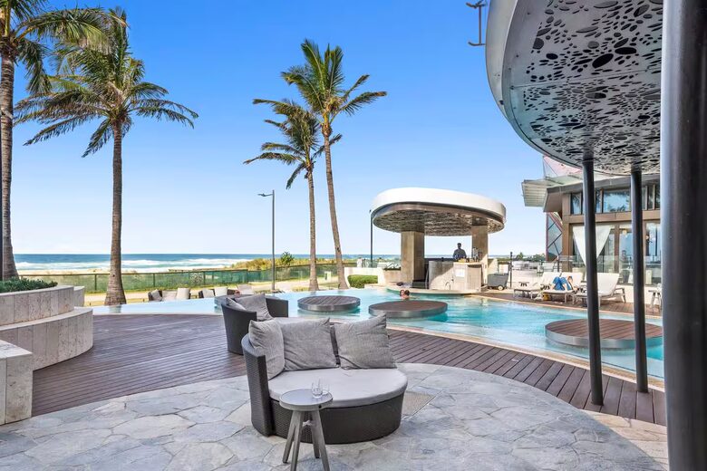 Modern Coastal Retreat in Surfers Paradise - Gold Coast, Australia