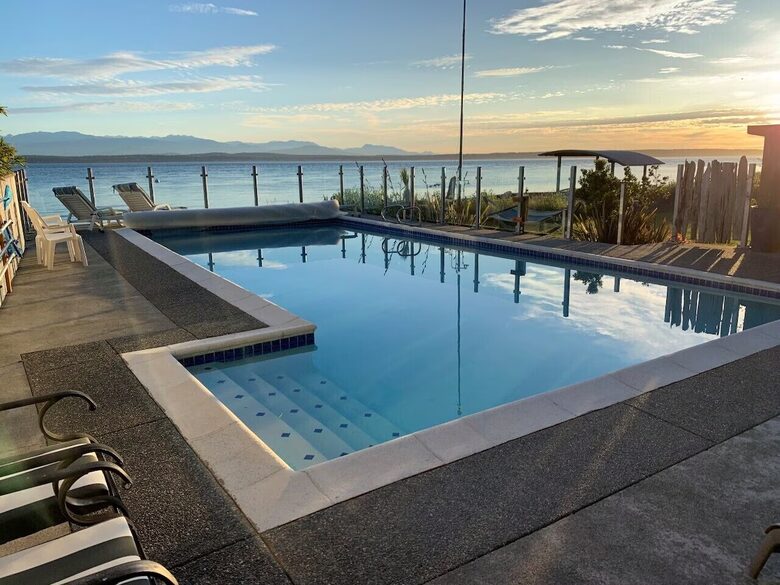 Whidbey Waterfront Haven - Greenbank, Washington