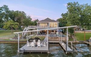 Perfect Lakehouse Getaway on Lake LBJ - Horseshoe Bay/Kingsland - Kingsland, Texas