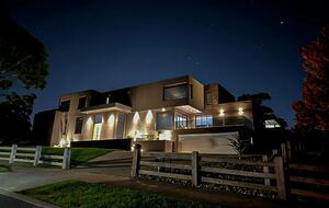Architectural Retreat Near the City - Melbourne, Australia