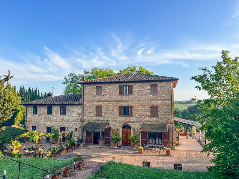 Villa San Lorenzo Umbrian Estate - Castiglione Del Lago, Italy
