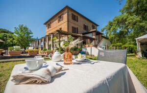Villa San Lorenzo Umbrian Estate - Castiglione Del Lago, Italy