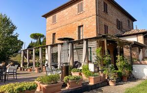 Villa San Lorenzo Umbrian Estate - Castiglione Del Lago, Italy