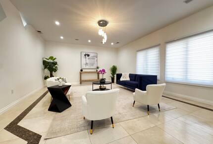 Hillside Luxe Retreat Above Sunset - Los Angeles, California