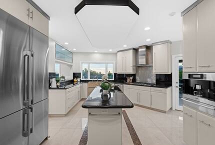 Hillside Luxe Retreat Above Sunset - Los Angeles, California
