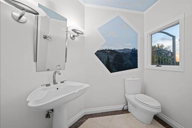 Hillside Luxe Retreat Above Sunset - Los Angeles, California