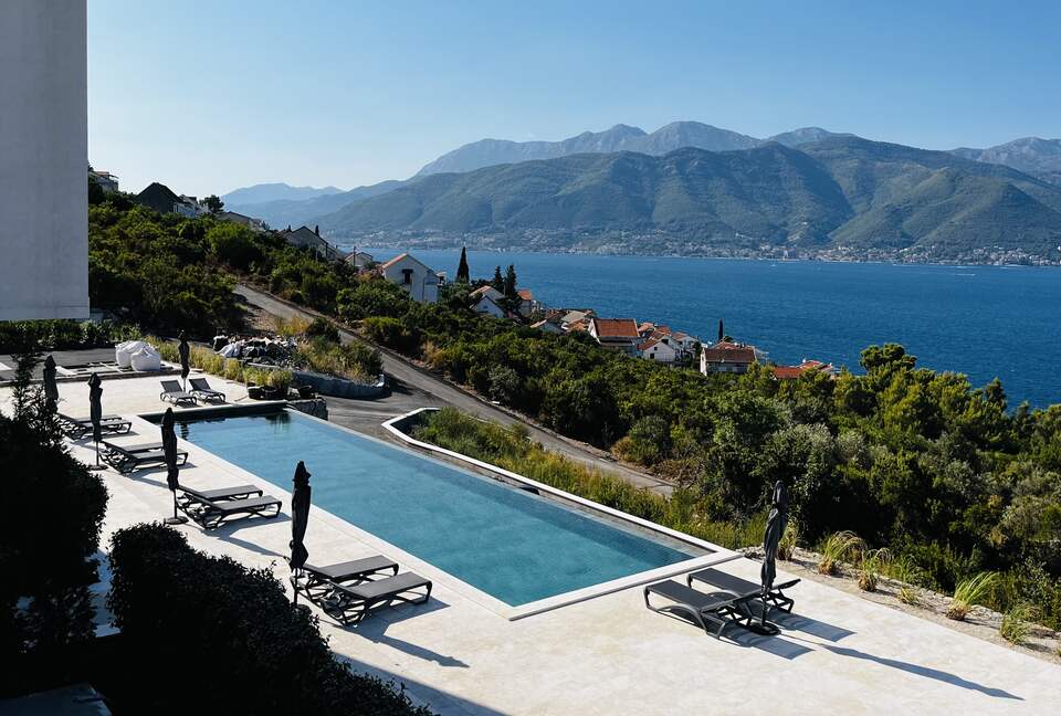 Cube A2: Montenegro Coastline + Monte Palm Beach Spa Access - Krašići, Montenegro