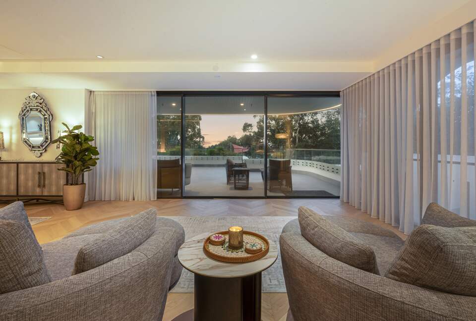 Exclusive Cotton Tree Waterfront  Retreat  with Resort Amenities - Maroochydore, Australia