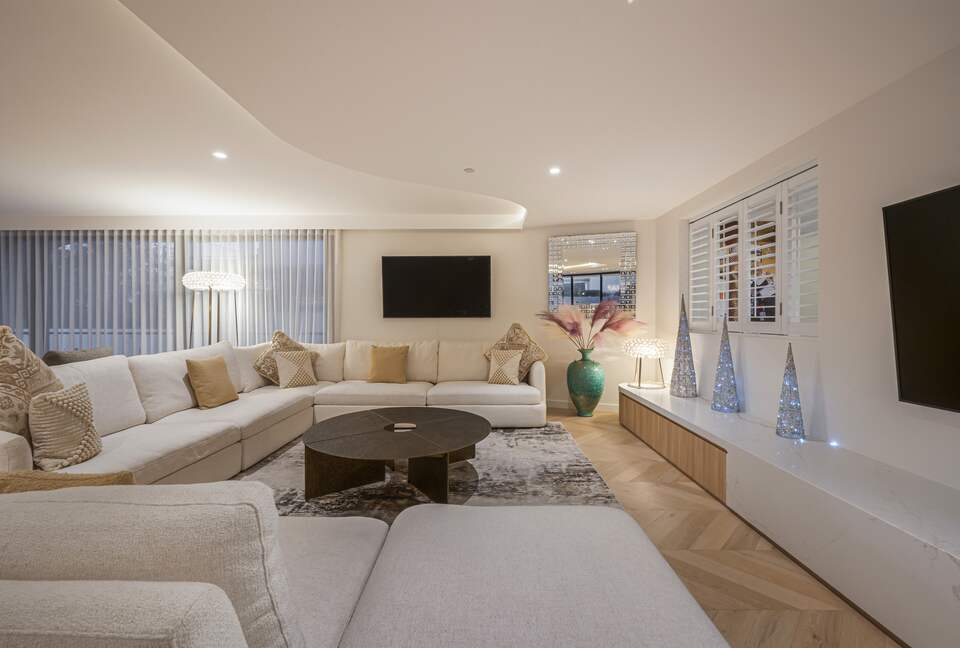 Exclusive Cotton Tree Waterfront  Retreat  with Resort Amenities - Maroochydore, Australia