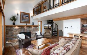 Alpine Comfort Steps from Downtown Breckenridge - Breckenridge, Colorado