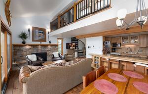 Alpine Comfort Steps from Downtown Breckenridge - Breckenridge, Colorado