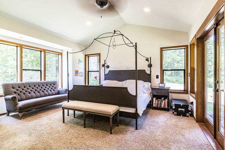 Pacific Northwest Woodland Escape - Duvall, Washington