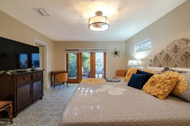 Coastal Comfort on Open Water - Marathon, Florida