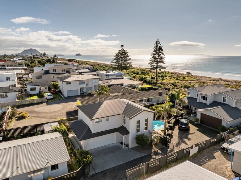 Endless Summer by the Sea - Mount Maunganui, New Zealand