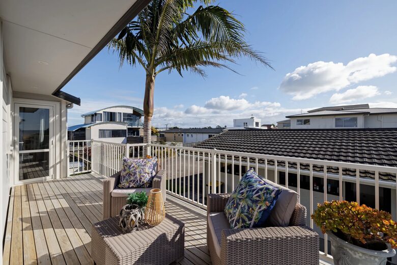 Endless Summer by the Sea - Mount Maunganui, New Zealand