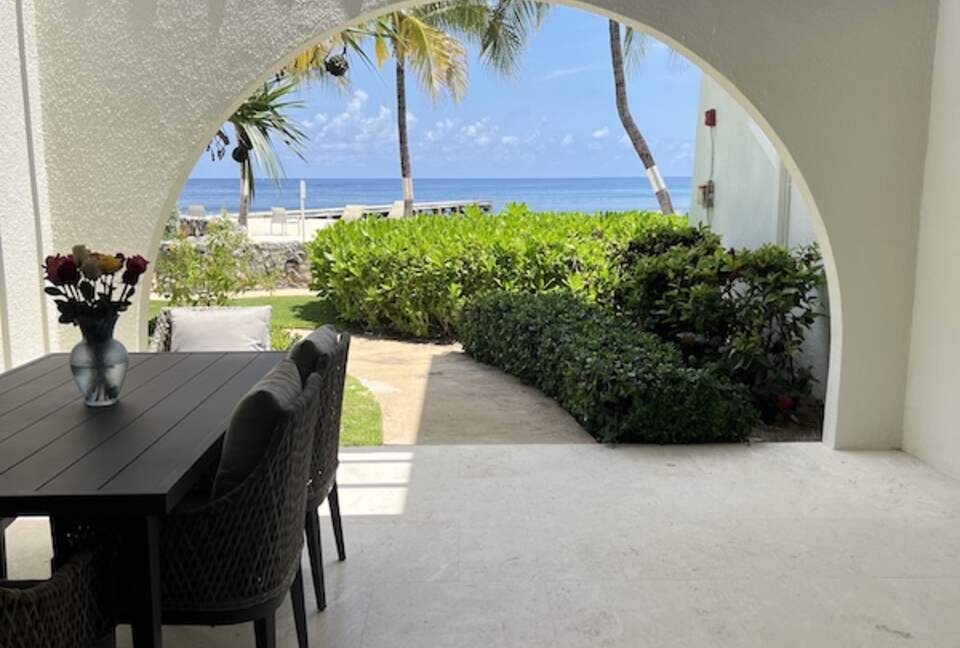 Seaside Escape on Grand Cayman’s Shoreline - West Bay, Cayman Islands