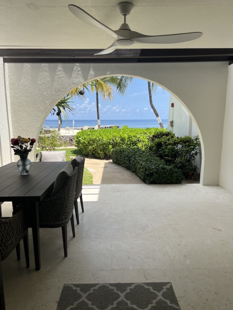 Seaside Escape on Grand Cayman’s Shoreline - West Bay, Cayman Islands