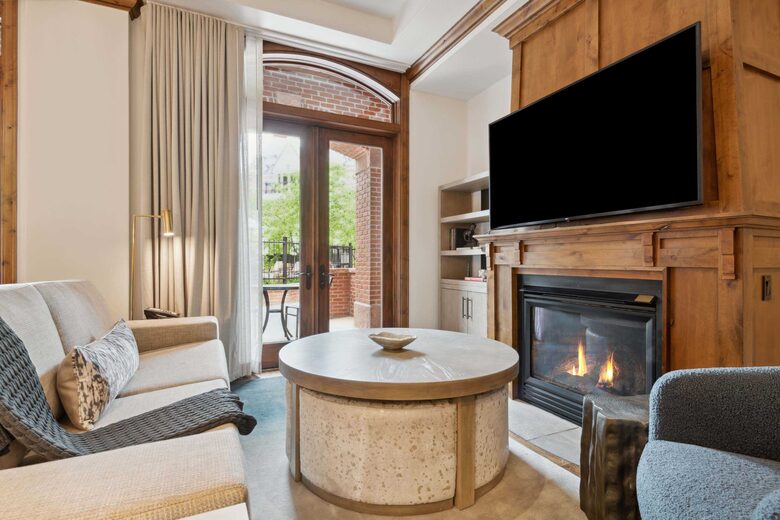 Aspen Living Steps from the Gondola - Aspen, Colorado