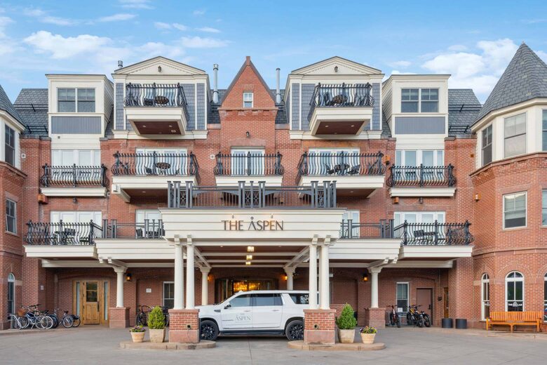 Aspen Living Steps from the Gondola - Aspen, Colorado
