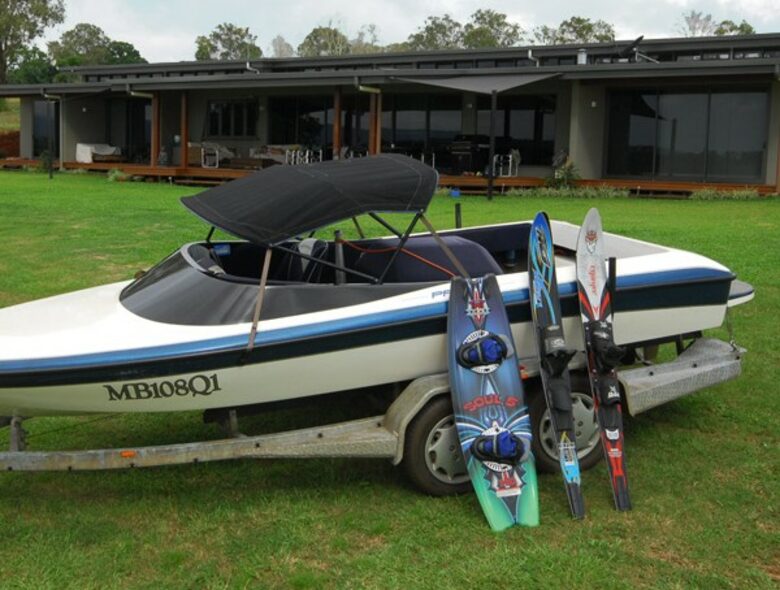 Group Getaway with Firepit & BBQ on Lake Tinaroo - Barrine, Australia