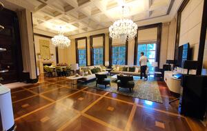 Elegant Wan Chai Residence with Panoramic Views - Wan Chai, Hong Kong