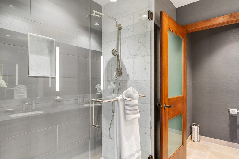 Exquisite South Lake Tahoe Residence with Resort Amenities - South Lake Tahoe, California